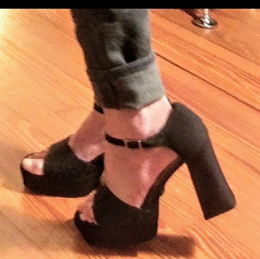Club X Marilyn black platform shoes sz 7.